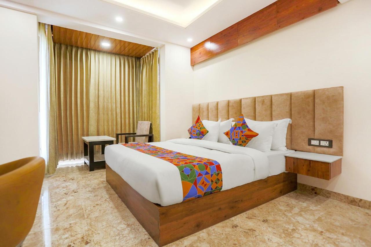 Fabhotel Golf Inn Golf Course Road Gurgaon Esterno foto