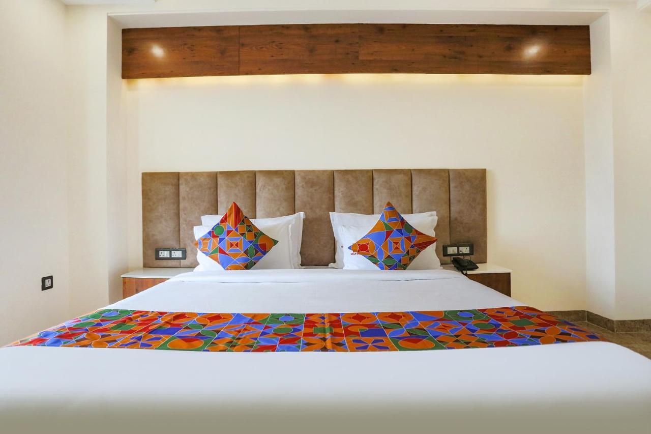 Fabhotel Golf Inn Golf Course Road Gurgaon Esterno foto